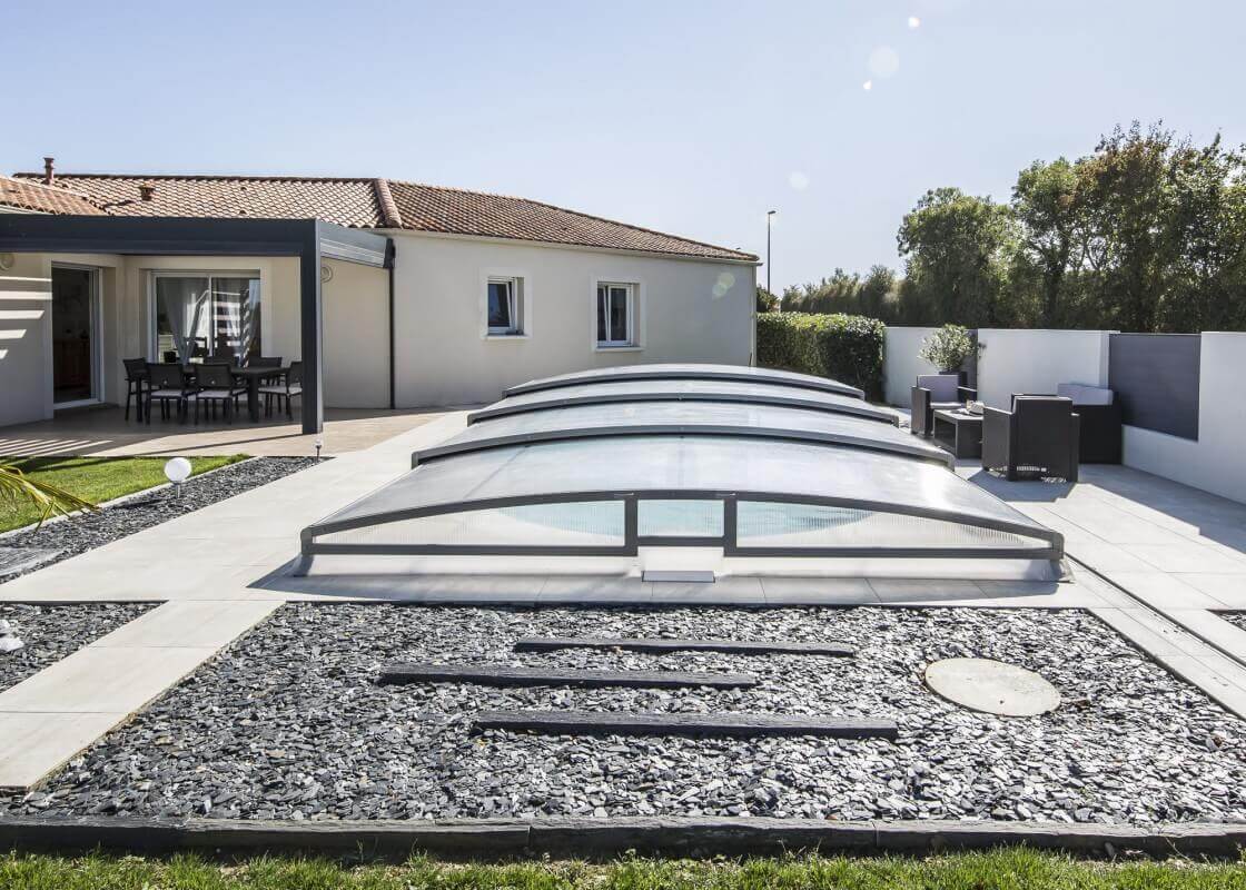 Abri télescopique bas pour piscine