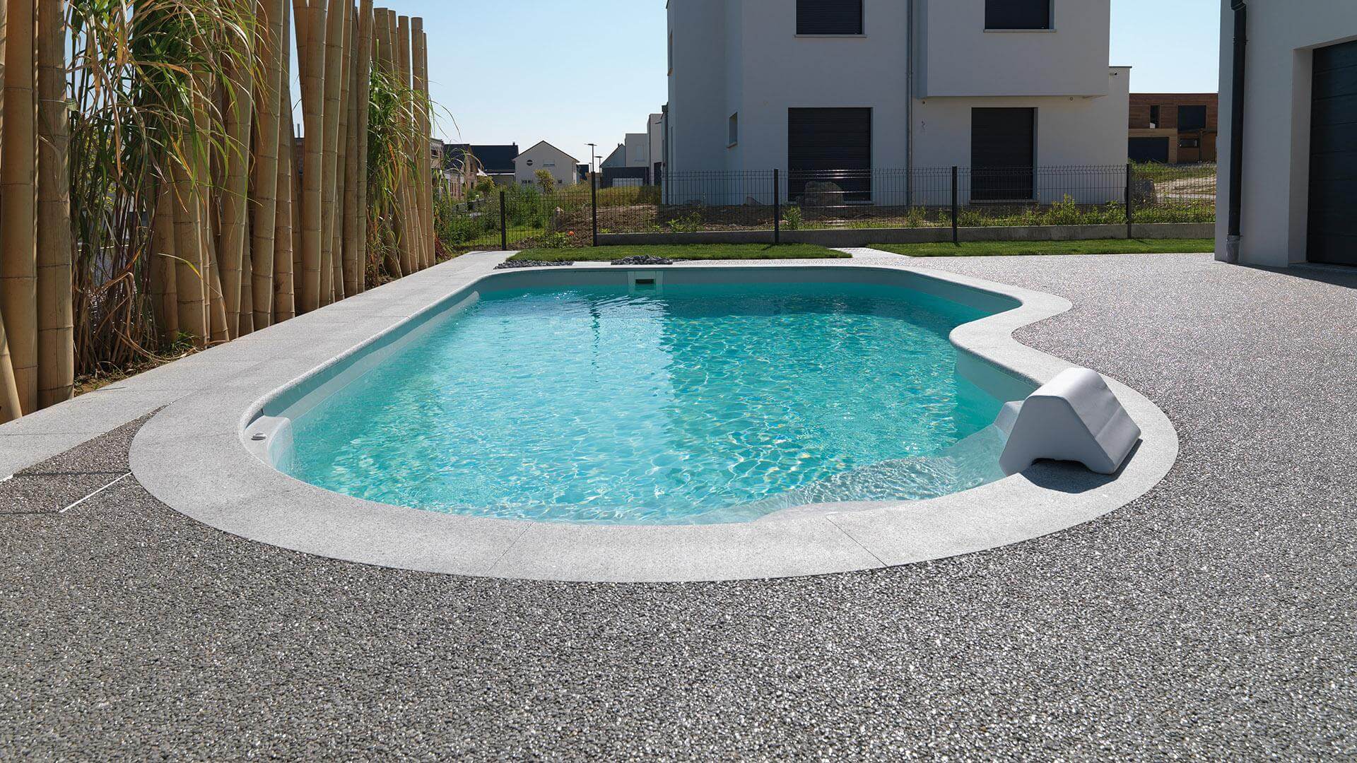 Piscine Cléa Le Design Fluide Aux Formes Libres Piscines